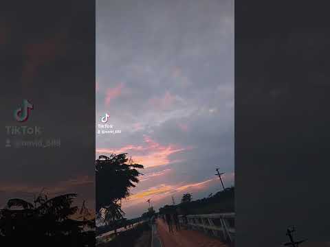 মেঘের দেশে আলো-ছায়ার খেলা🌄 #StreetFrame #পথের_ফ্রেম #TwilightSky #GoldenHour #SunsetLovers #SkyAesth