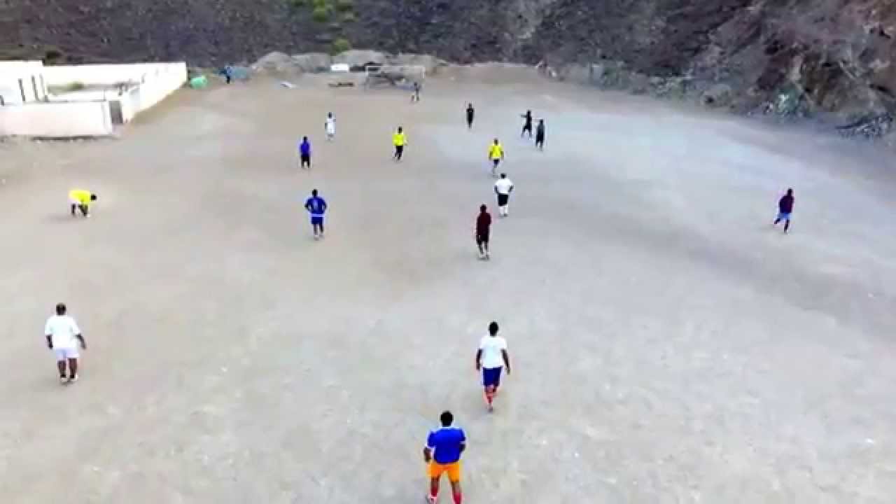 ملعب الأبطال عينت