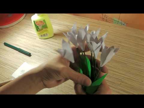 Ваза оригами с подснежниками