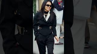 New Year Runway Show ,Bella,Gigi,Kendal 2023 On Vogue