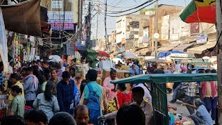 India backpacking journey begins in the streets of New Delhi - Menno Ros #30