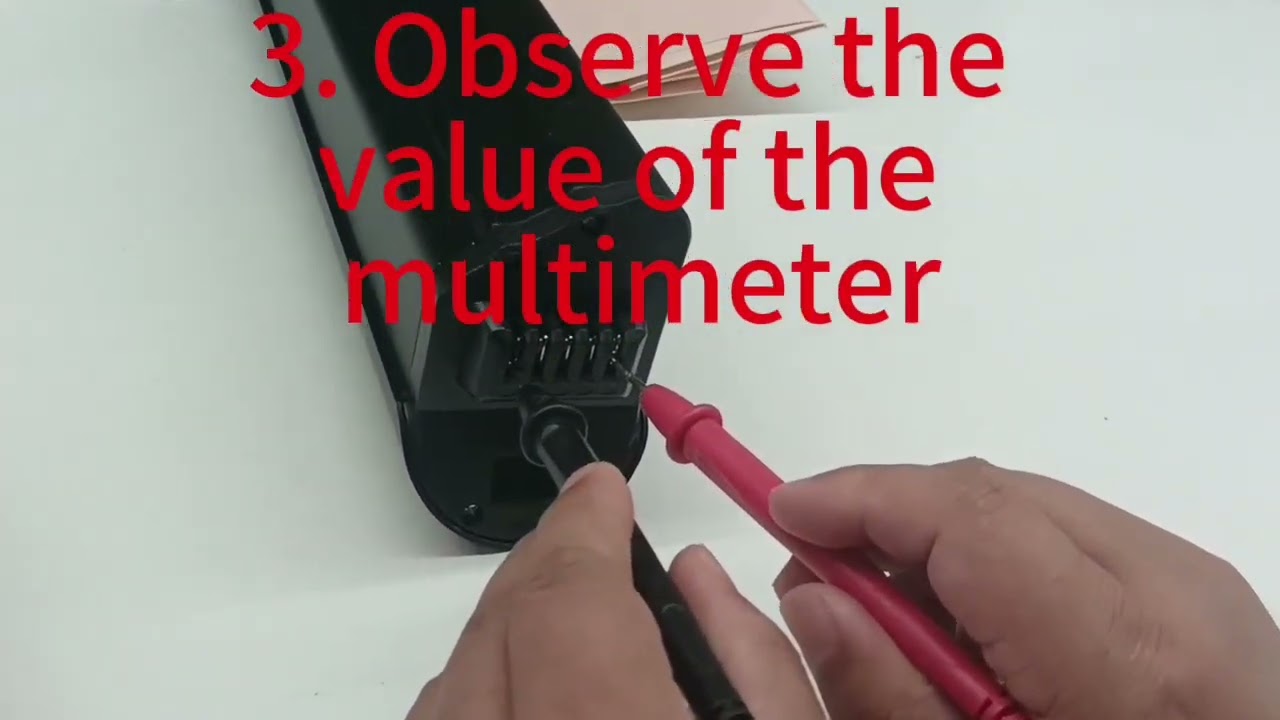 21 测试电池电压Check the voltage of battery