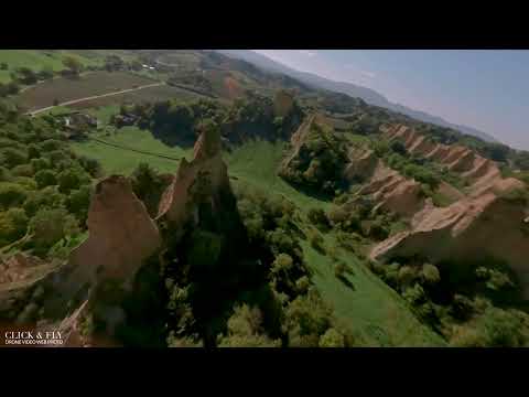 In volo con i droni di click and Fly  - Le Balze del Valdarno - FPV Droning - TTdARaYVCks