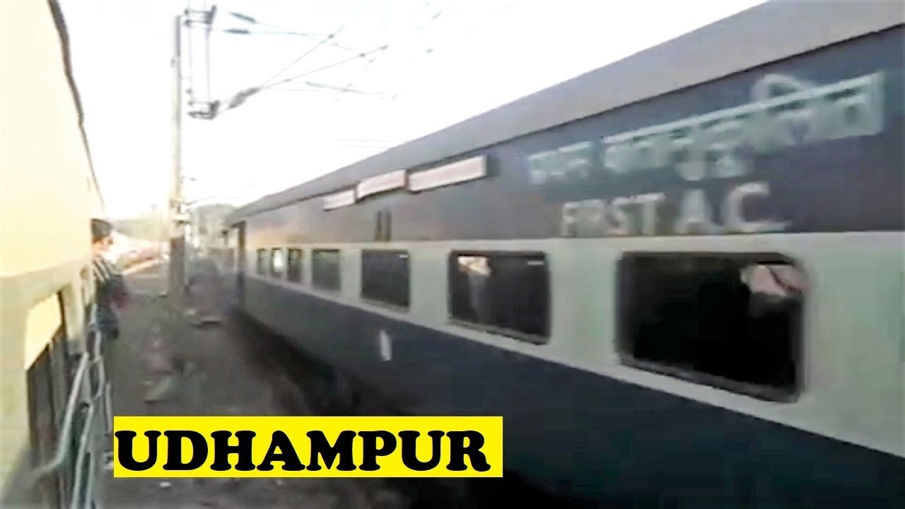 Itarsi WAM4 VaishnoDevi Udhampur Uttar Sampark Kranti Empty Rake At New Delhi