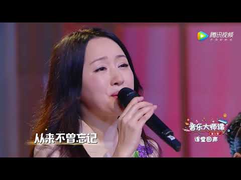 杨钰莹带萌娃甜唱《晚霞中的红蜻蜓》，欢快的气氛感染力好强