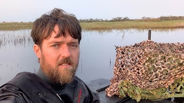 Ingenious Photographer Creates Floating Bird Hide