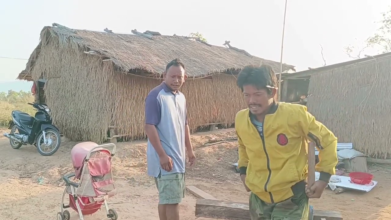 បានបាំងដំបូលផ្ទះលោកពូផល្លារកែវនិងក្មួយស្រីមាសធ្វើរោងថ្មីអោយស្អាតជាងមុន