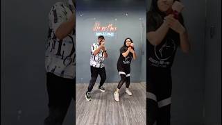 Jhumka Dilaunga... Happymoves