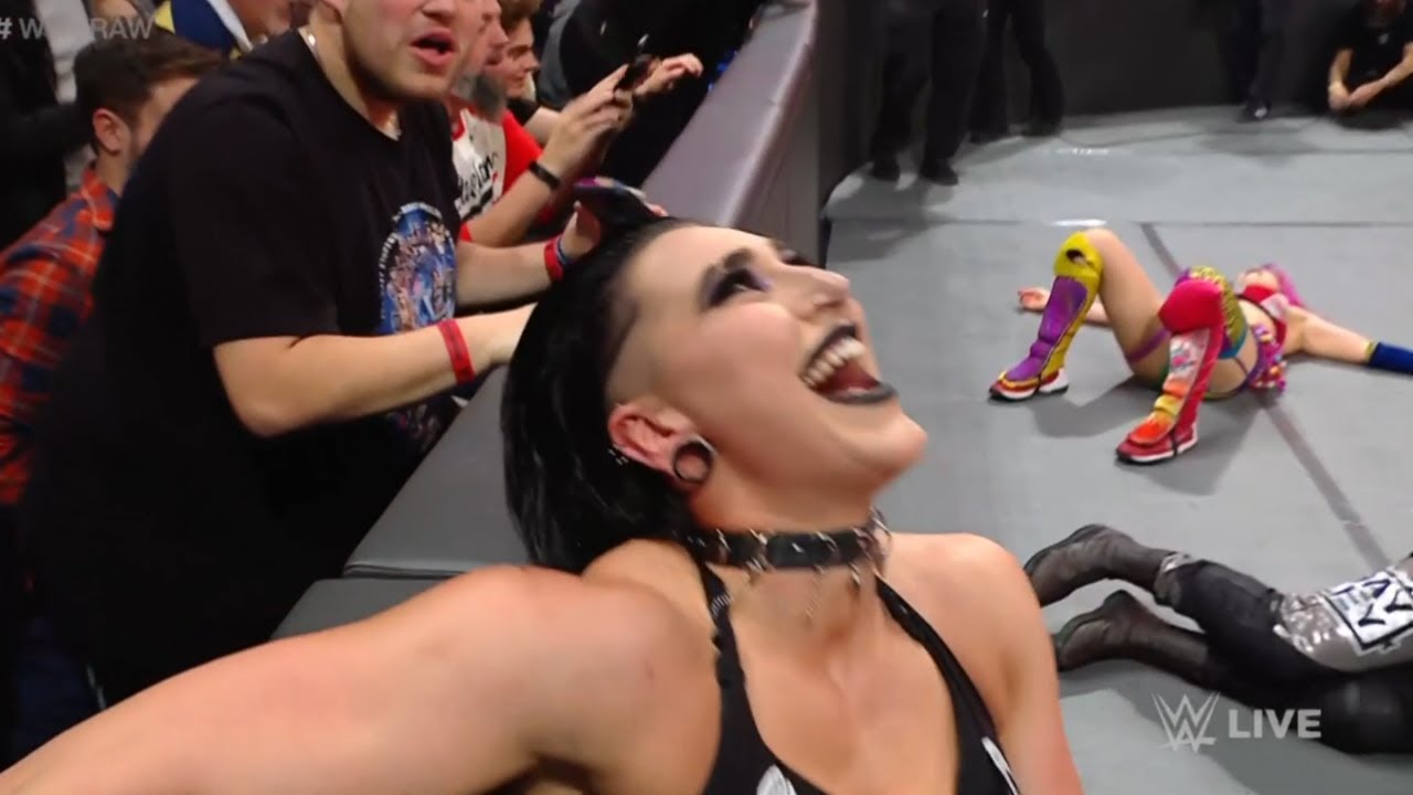 Rhea Ripley vs. Bayley vs. Asuka Full Match (1/2) - WWE RAW 12/5/2022