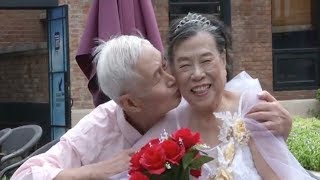 Elderly couples take wedding photos to celebrate Chinese Valentine’s Day screenshot 5