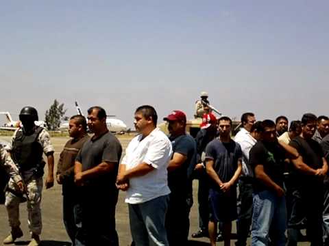 EXIGEN JUSTICIA PARA POLICÍAS DETENIDOS EN TIJUANA