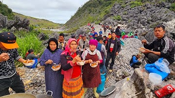 Mở Đại Tiệc trên đường Đoàn Kết toàn món ngon 100 phần ăn trưa. Nguyễn Tất Thắng