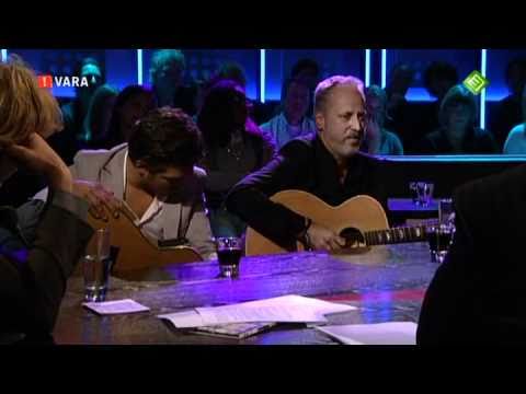 Rainy night in Soho - Jack Poels in DWDD sings Sha...