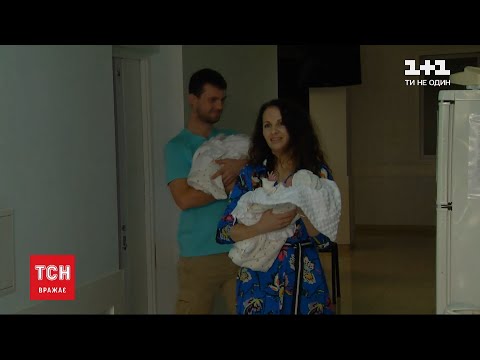 Зі столичного перинатального центру виписали двійнят, народжених із вагою трохи більше пів кілограма