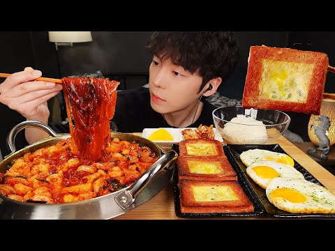 MUKBANG 辛い韓国ラーメンとテナガダコ、コプチャン、エビの寄せ鍋、卵スパム、醤油卵丼を食べる！ 韓国料理 ASMR