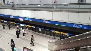 台北捷運板南線c341 往南港展覽館 進站