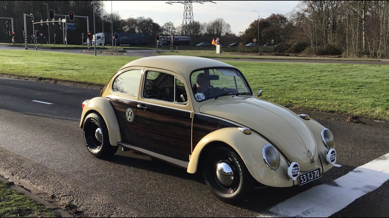 Oldtimer Auto/ Car 🚗 VW Beetle at Blerick the Netherlands 7.12.2023 👍👍👍👍👍👍🚙 Auto Spotting Video 🎥!!!