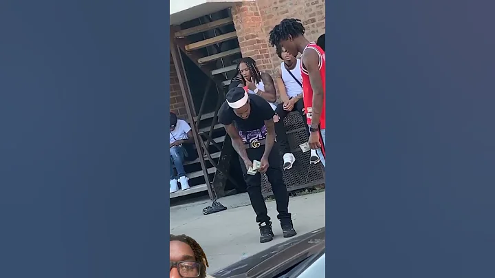 Kingvon chilling in oblock while lil Reese shoots dice🐐😳 #kingvon #oblock #drill