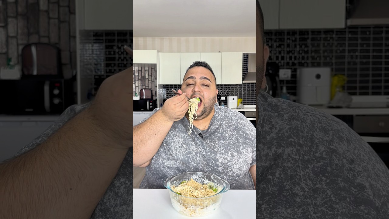 HER YIL POPÜLER OLAN ERİK TERLETMESİNİ NOODLE YAPTIM! Efso tarif #shorts #noodle #recipe