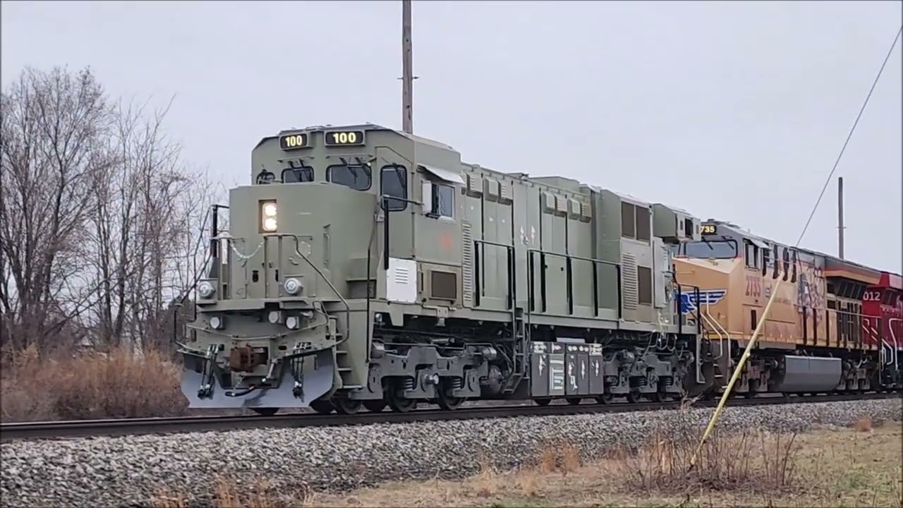 Wabtec tests Union Pacific's all battery switcher locomotive in the lead and what is up with UP2735?