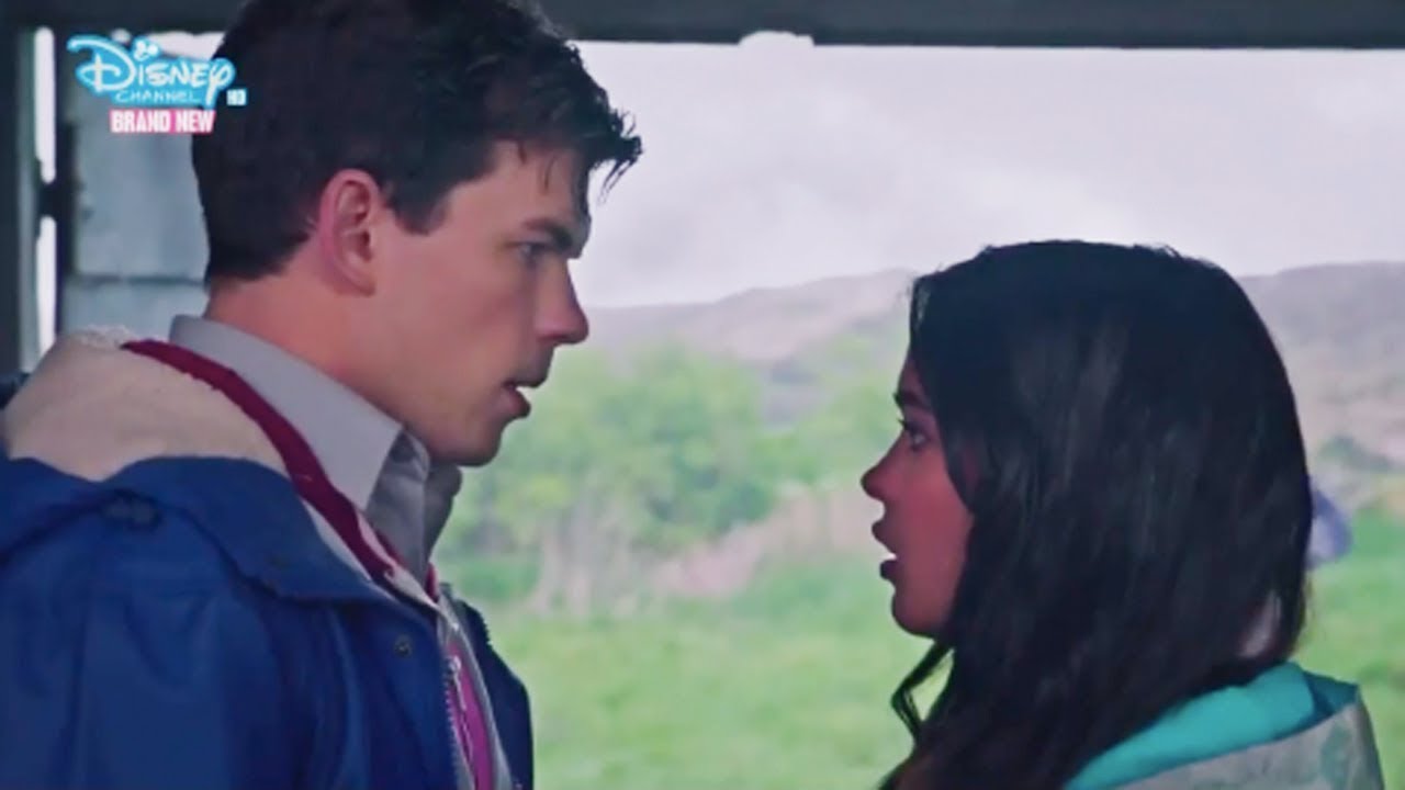 Did Ben and Danielle Almost Kiss?? The Lodge 