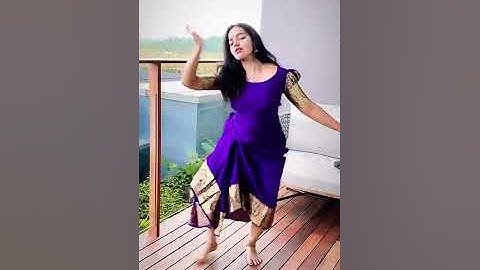 Malavika C Menon en saami😎💃
