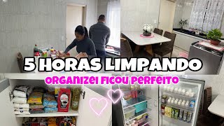 Faxina completa na área- limpeza e organização,organizei as compras do mês lavei as cadeira #dica