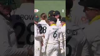 Harmanpreet Kaur gets dismissed by a Darcie Brown special! #AUSvIND
