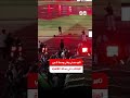 تامر حسني يغني وسط لاعبي المنتخب في ستاد القاهرة