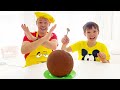 Katya y Max sus aventuras con una bola de chocolate y otros