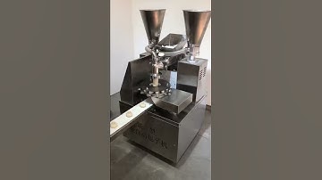 automatic steamed stuffing bun machine/momo making machine/baozi machine 包子机