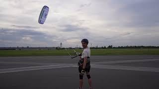 Sunset Kiteboarding @ Tempelhofer Feld, Berlin