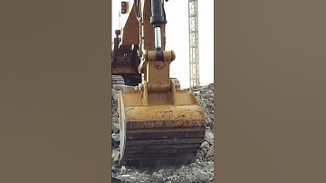 Epic Excavator Challenge: Moving Tons of Rocks Like a Boss!