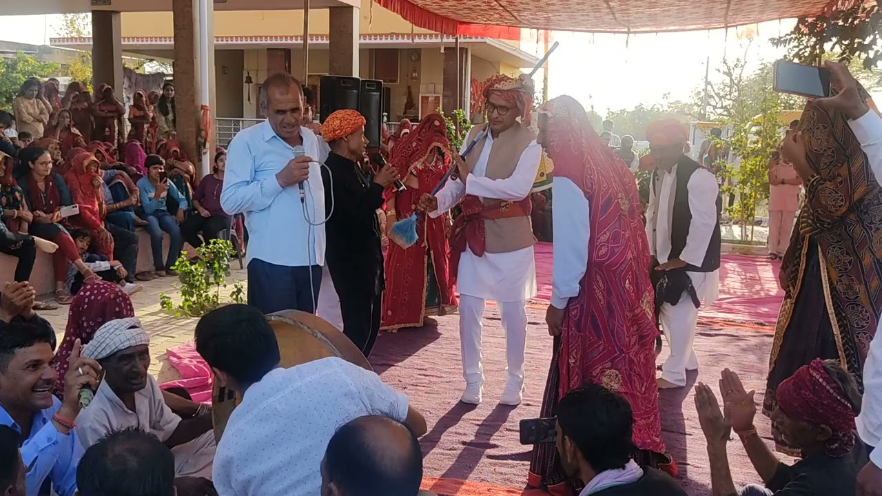 गायकार रिछपाल जी द्वारा एक सांग और गीत मै सासरा जाऊंगा #की #धमोरा में #प्रस्तुति दी गई