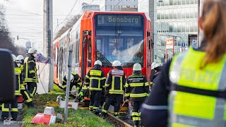 Tödlicher Unfall mit Straßenbahn - Fußgängerin in Köln von KVB-Bahn überrollt | 02.02.2022