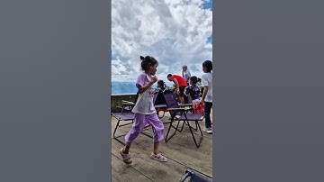 Một ngày hóa thân thành cô gái Mông tung tăng giữa núi rừng Lai Châu