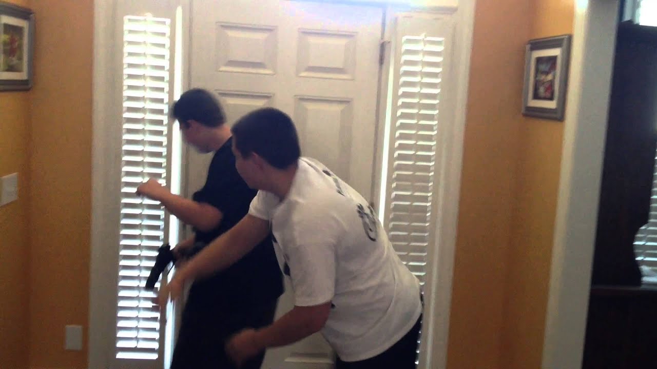 What to do if someone try's to rob you - YouTube