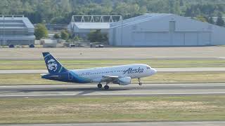 Alaska Airlines Airbus A319-112 N530VA Takeoff from PDX