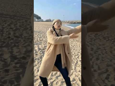 파도소리에 심취해서 춤을 춰봤어요 #바다  #파도 #댄스챌린지 #명절 #댄싱퀸