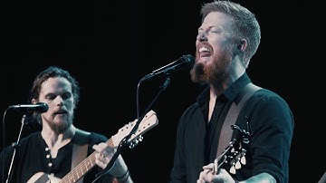 Behind the scenes look into "Play the Fool"  .