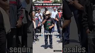 NORMALISTAS derriban puerta de PALACIO NACIONAL | #ÚltimasNoticias #Shorts