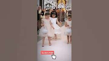 أجمل وأصغر عروس ترمي الورد دلع البنات 