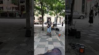 #Busker performing #Coldplay&#39;s &quot;Yellow&quot; in #Montreal #KalajariCafe