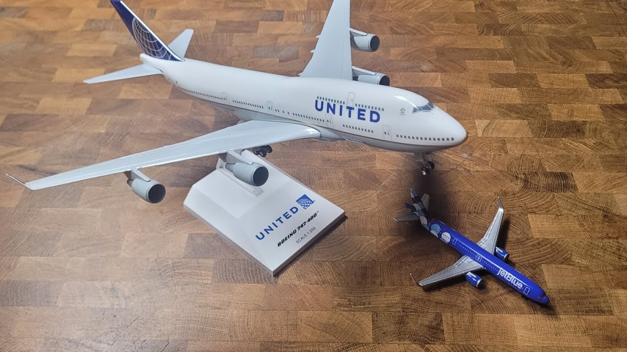 Unboxing a JetBlue A321 Daron and a United 747 skymarks