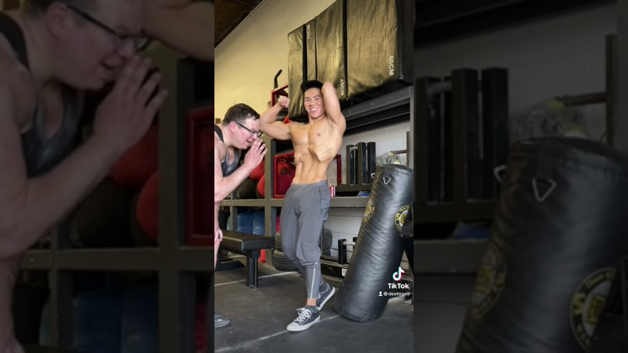 Watch what he does when I do the vacuum #shorts auf YouTube ansehen Watch what he does when I do the vacuum #shorts auf YouTube ansehen