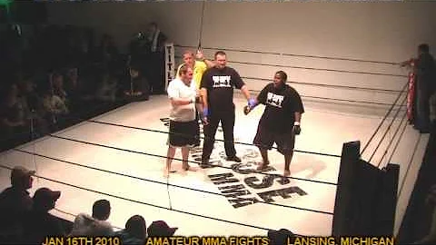 Tony Lewis vs Antwan Gibbs Amateur MMA Fight  10 S...