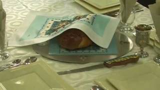 Challah board by Israeli artist Dorit Klein