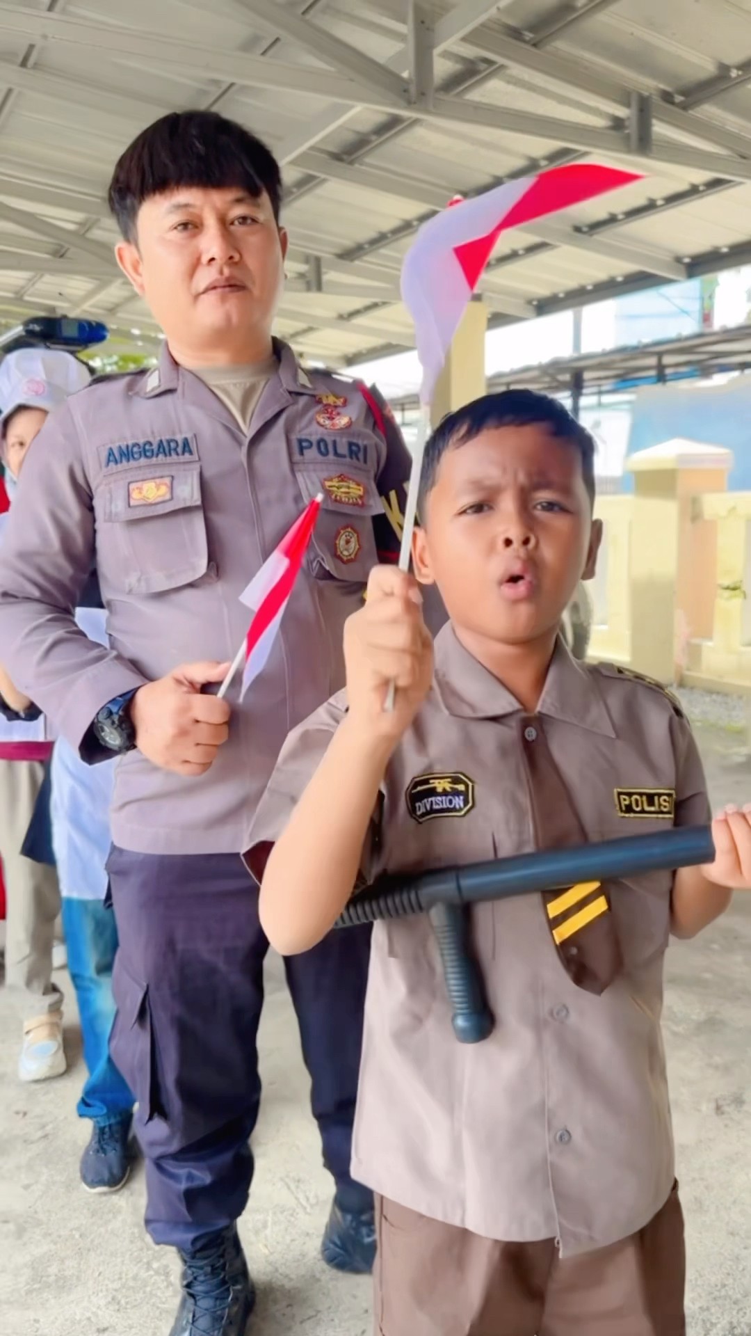 Ayolah ayo maju Menyerbu?