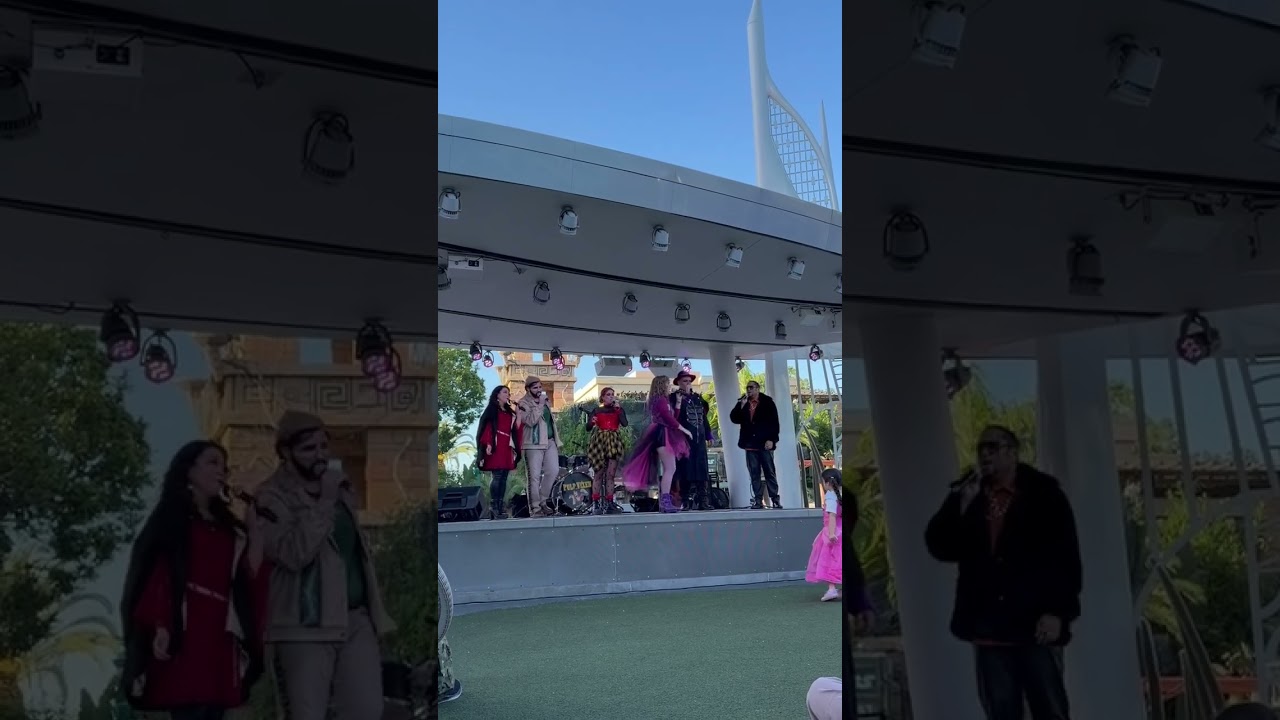 Villainous is full of Hocus Pocus during its performances at the #Disneyland Resort!