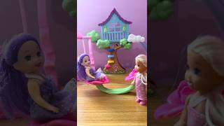 ¡Diversión sin límites! Chelsea y Skipper viven una gran aventura en el parque🌳 #barbie #viralvideo
